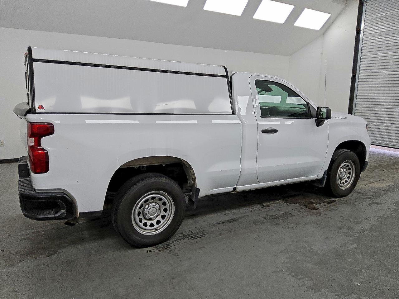 2023 CHEVROLET SILVERADO C1500 photo 3