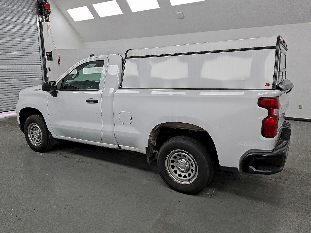 2023 CHEVROLET SILVERADO C1500 photo 2