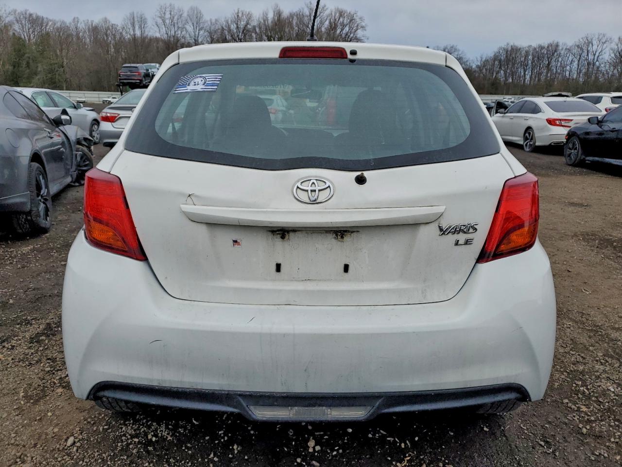 2015 TOYOTA YARIS photo 6