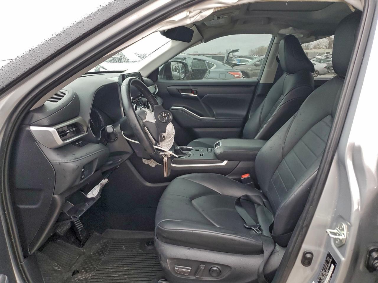 2020 TOYOTA HIGHLANDER XLE photo 7