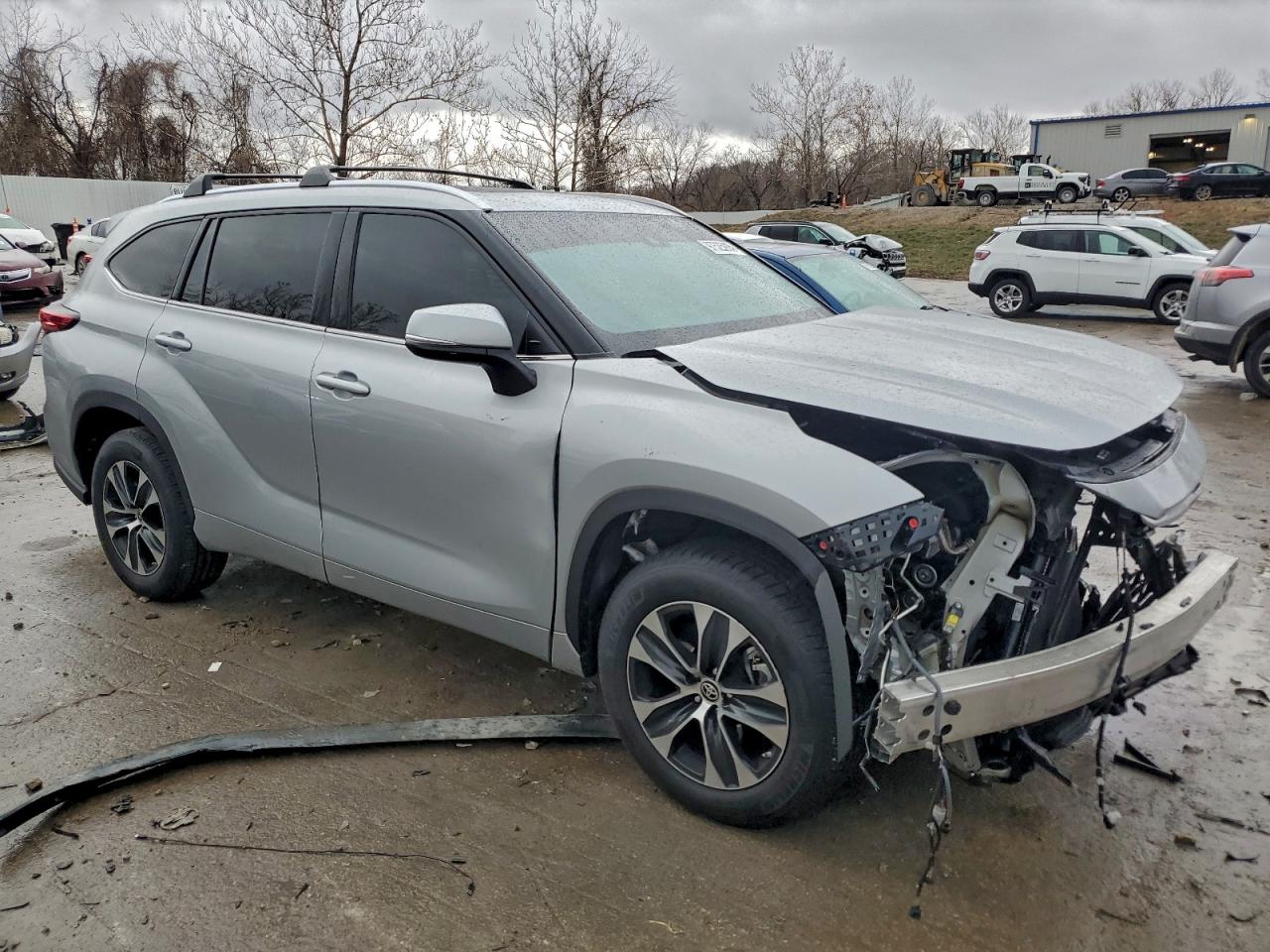 2020 TOYOTA HIGHLANDER XLE photo 4