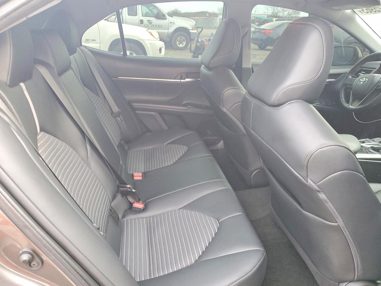 2020 TOYOTA CAMRY SE photo 10