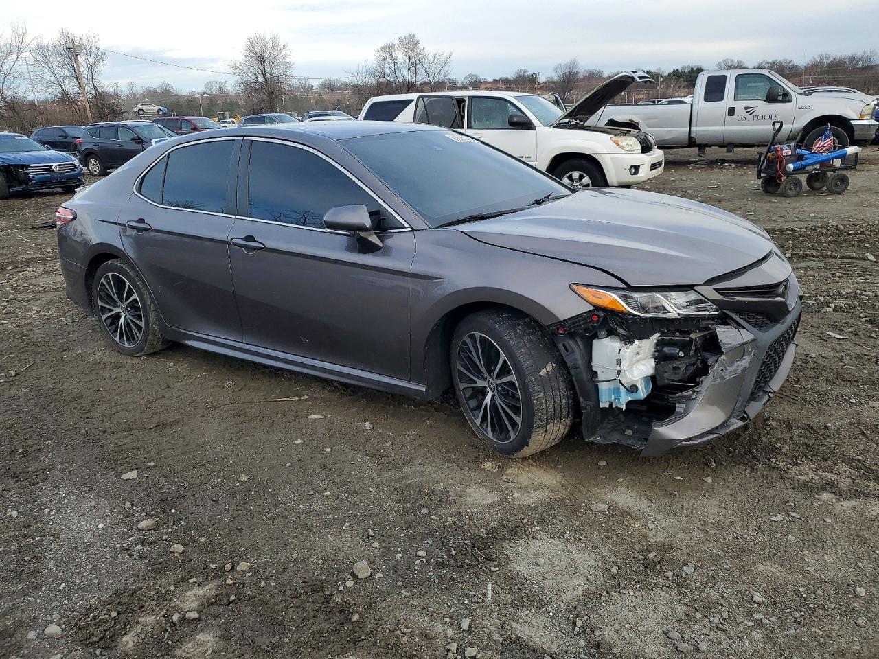 2020 TOYOTA CAMRY SE photo 4