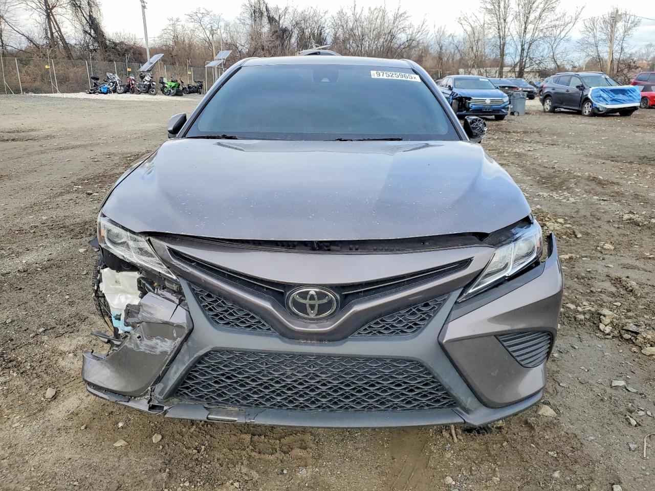 2020 TOYOTA CAMRY SE photo 5
