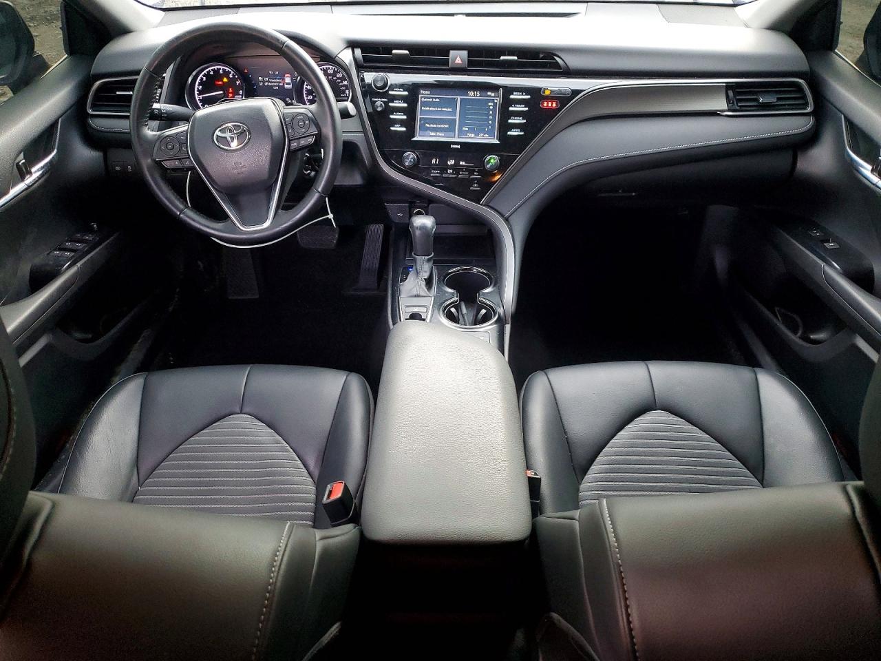 2020 TOYOTA CAMRY SE photo 8