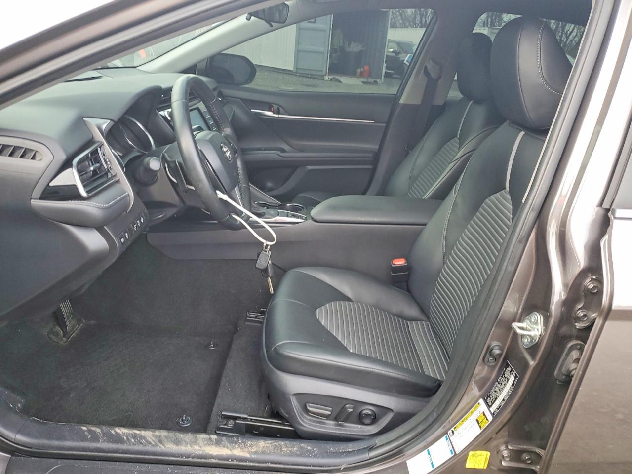 2020 TOYOTA CAMRY SE photo 7