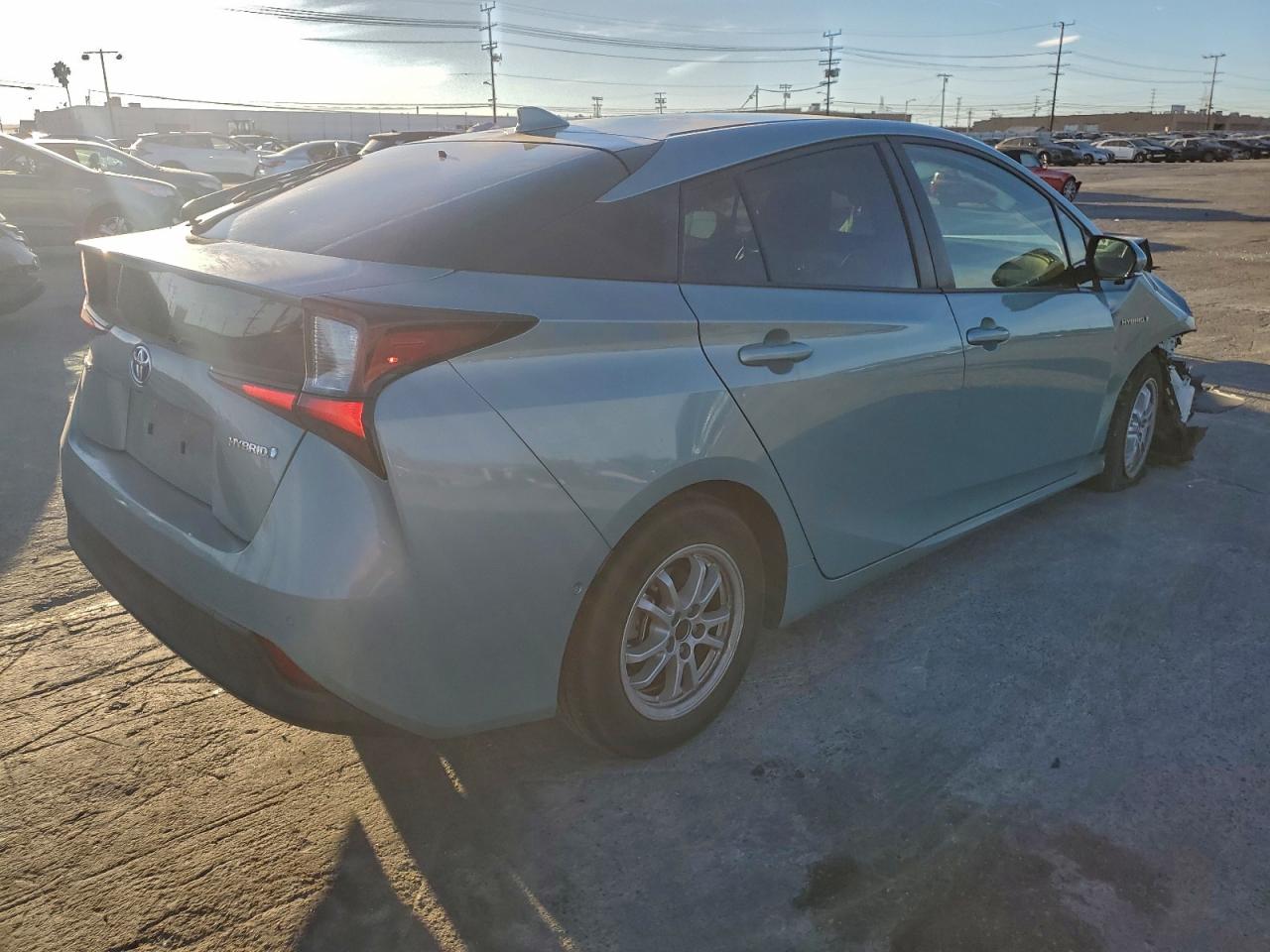 2019 TOYOTA PRIUS photo 3