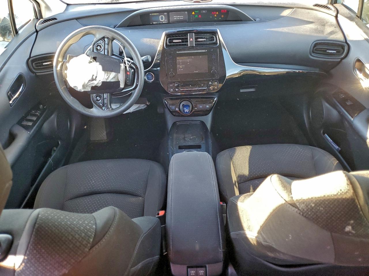 2019 TOYOTA PRIUS photo 8