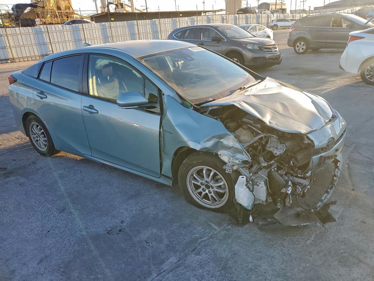 2019 TOYOTA PRIUS photo 4