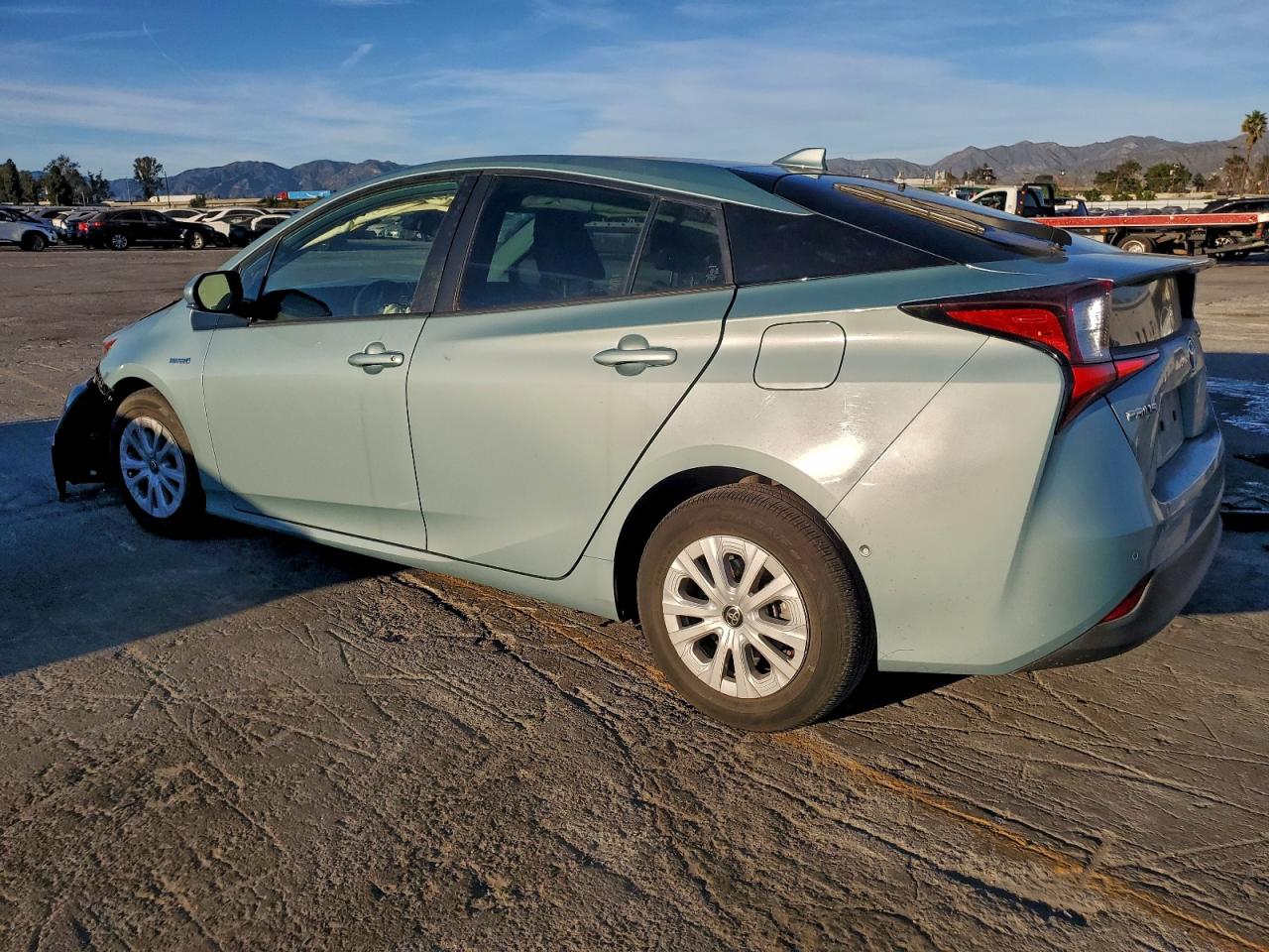 2019 TOYOTA PRIUS photo 2
