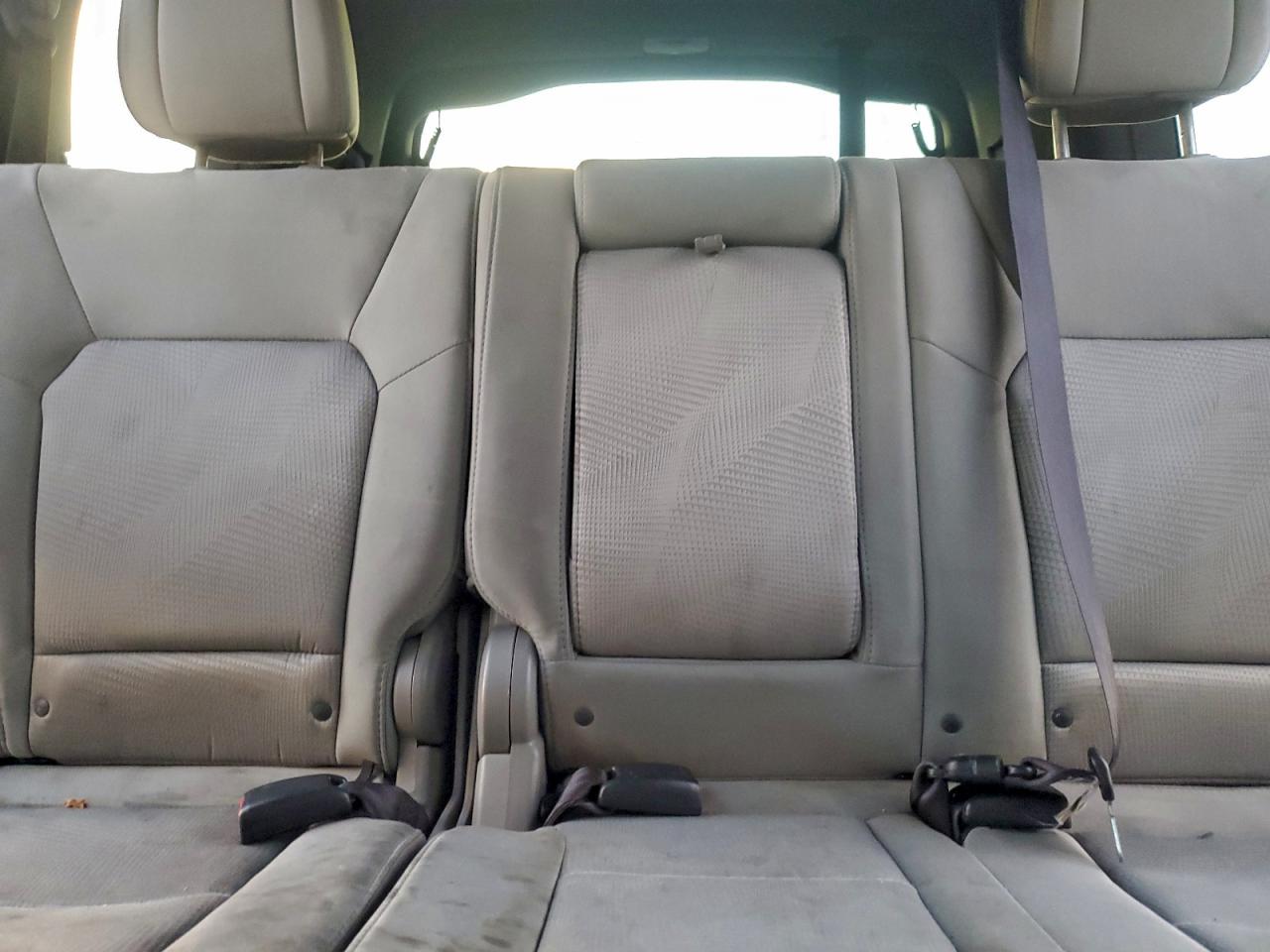 2015 HONDA PILOT LX photo 10