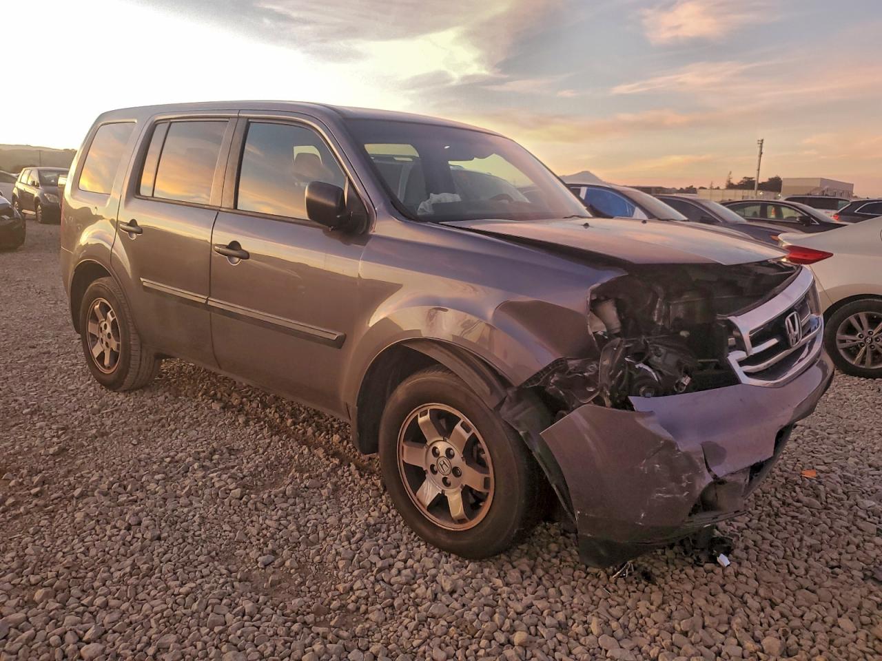 2015 HONDA PILOT LX photo 4