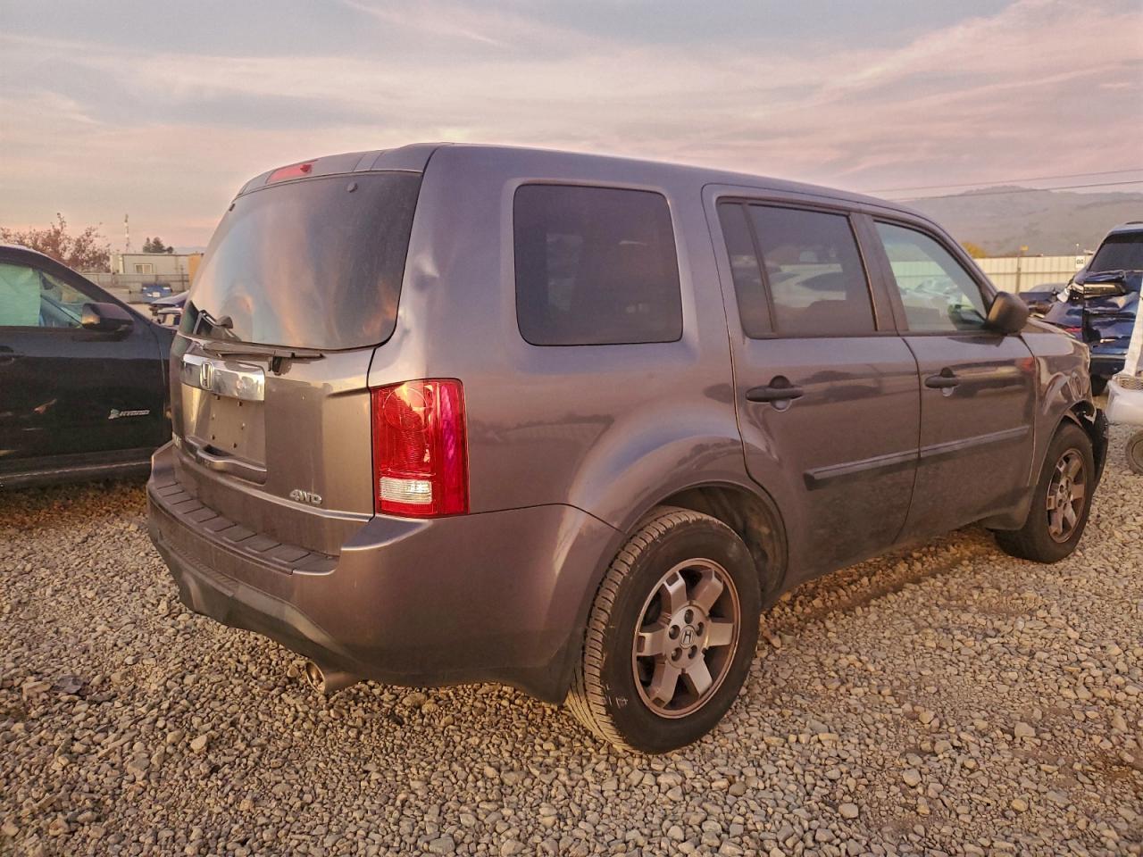 2015 HONDA PILOT LX photo 3