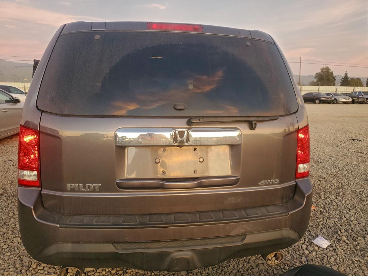 2015 HONDA PILOT LX photo 6