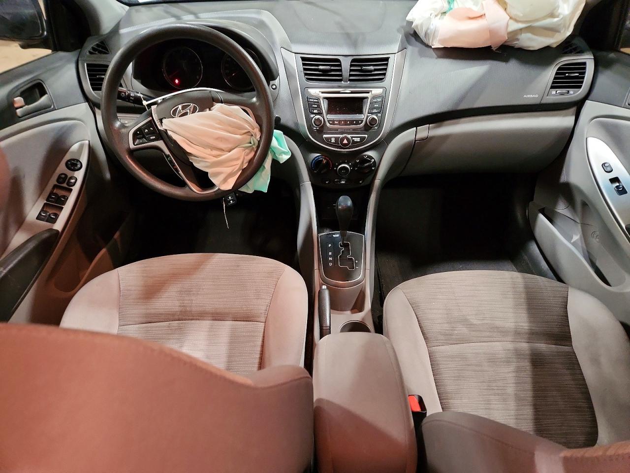 2016 HYUNDAI ACCENT SE photo 8