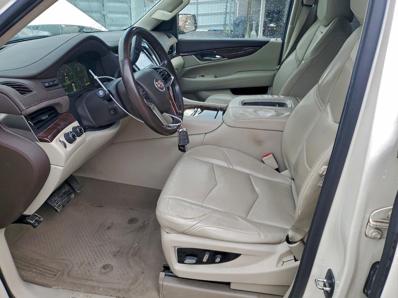 2015 CADILLAC ESCALADE LUXURY photo 7