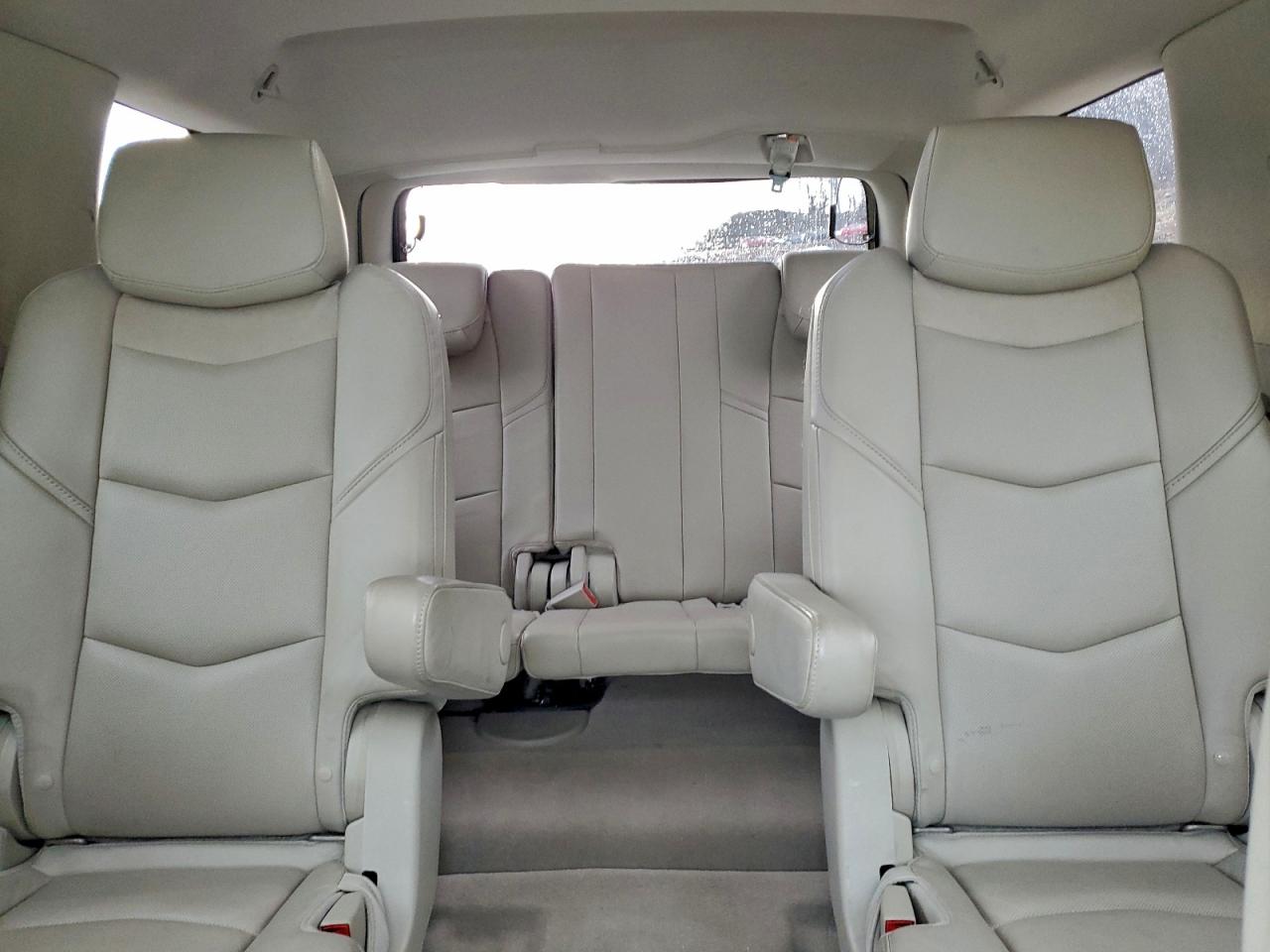 2015 CADILLAC ESCALADE LUXURY photo 10