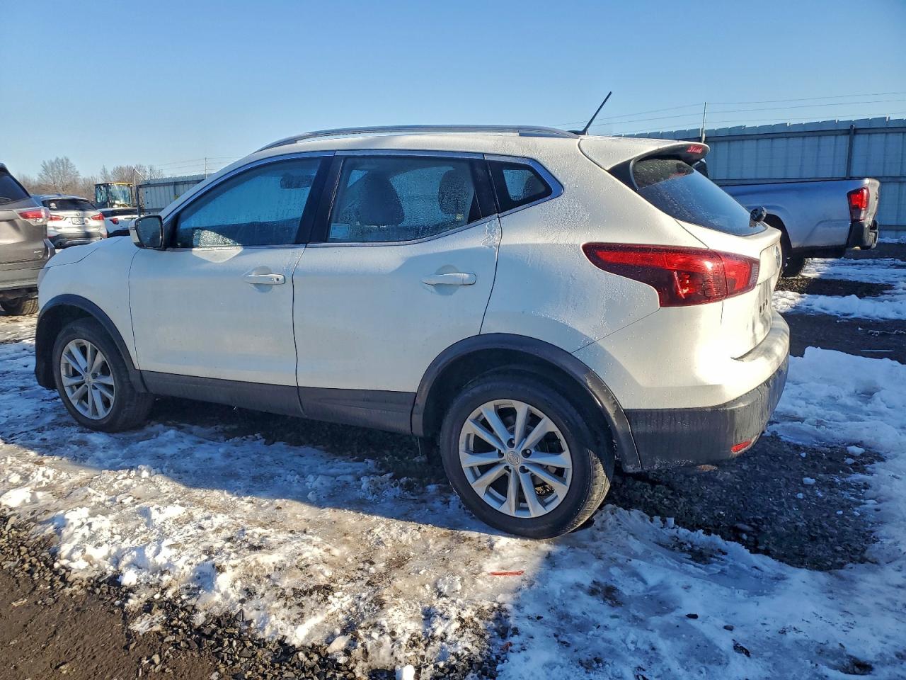 2018 NISSAN ROGUE SPORT S photo 2