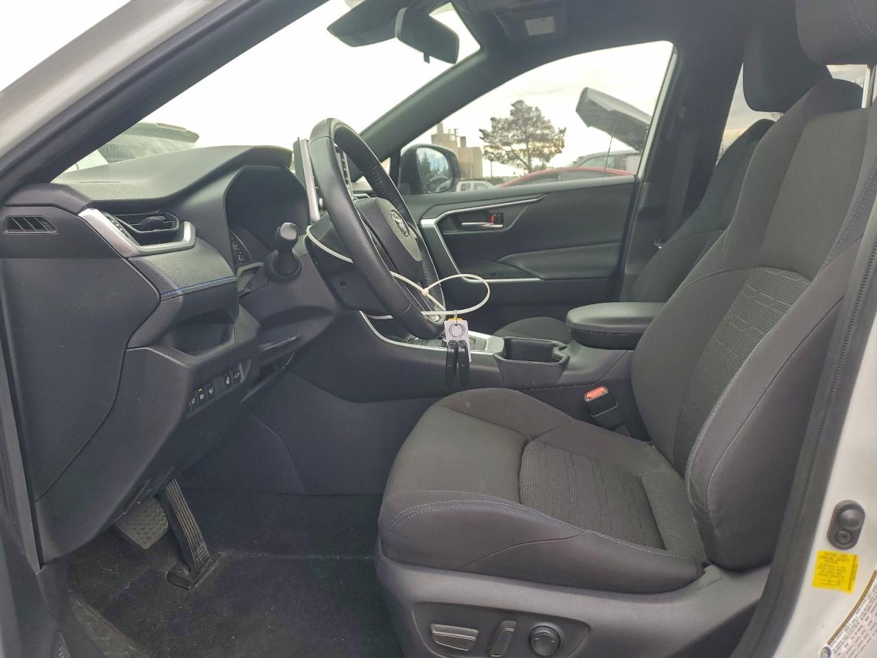 2022 TOYOTA RAV4 SE photo 7