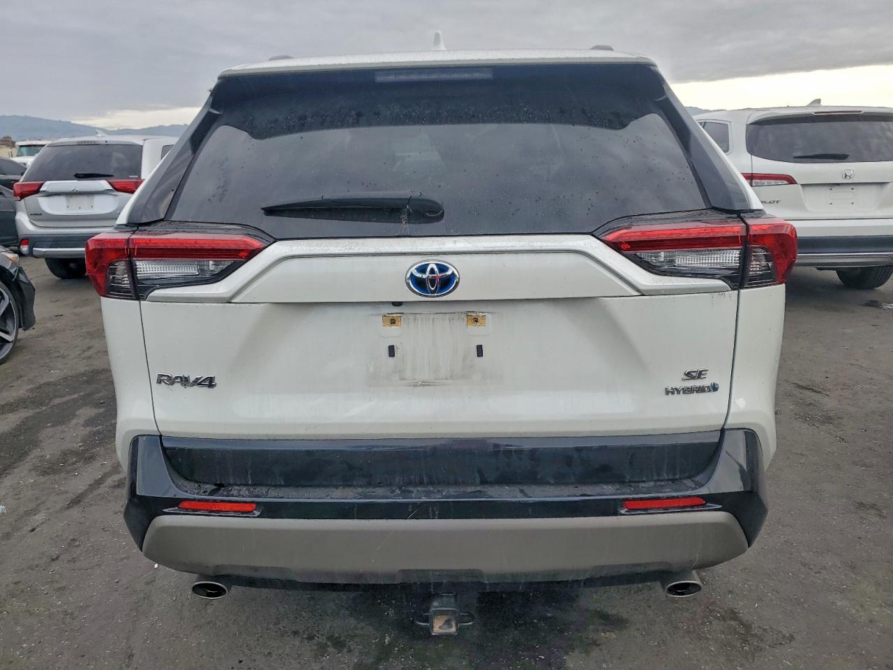 2022 TOYOTA RAV4 SE photo 6