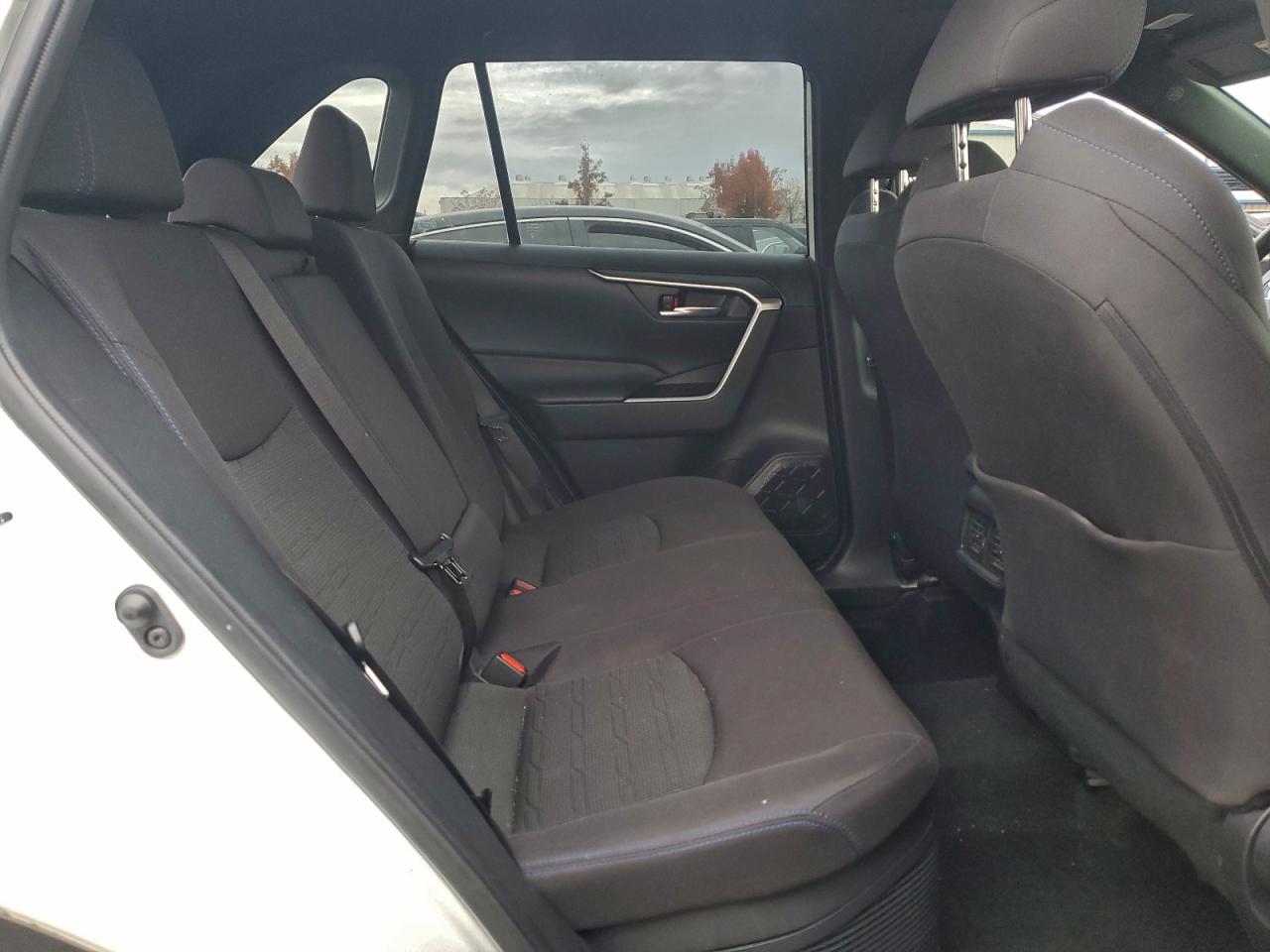 2022 TOYOTA RAV4 SE photo 11