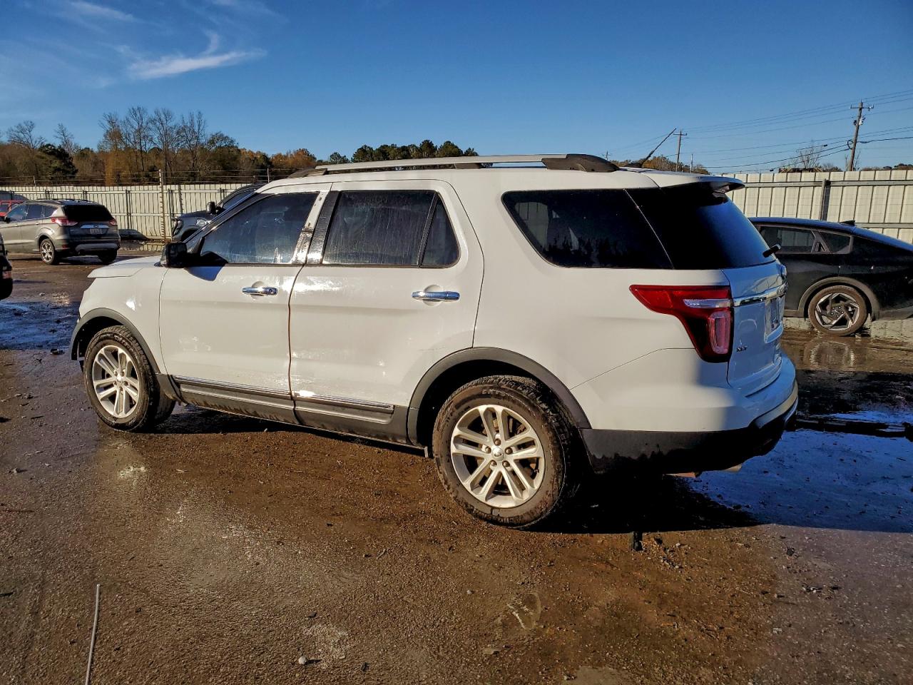 2015 FORD EXPLORER XLT photo 2