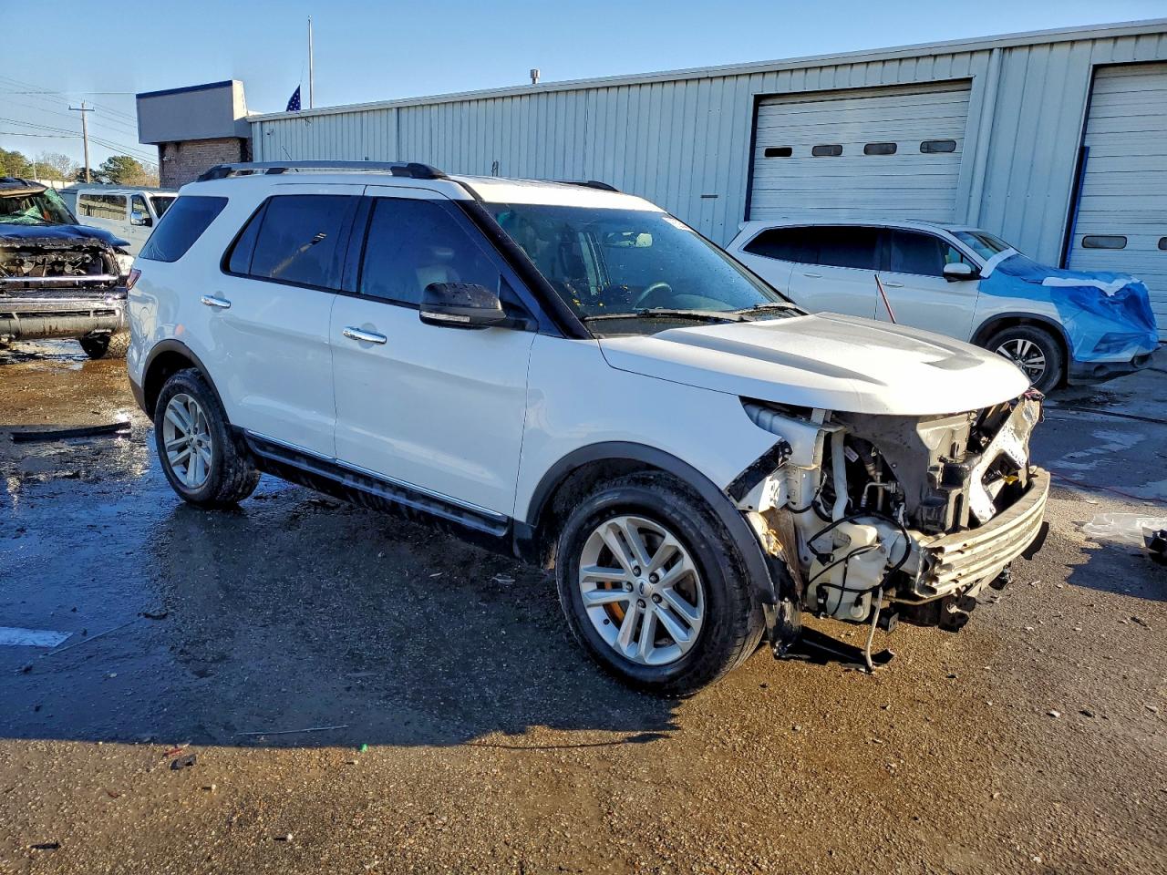 2015 FORD EXPLORER XLT photo 4