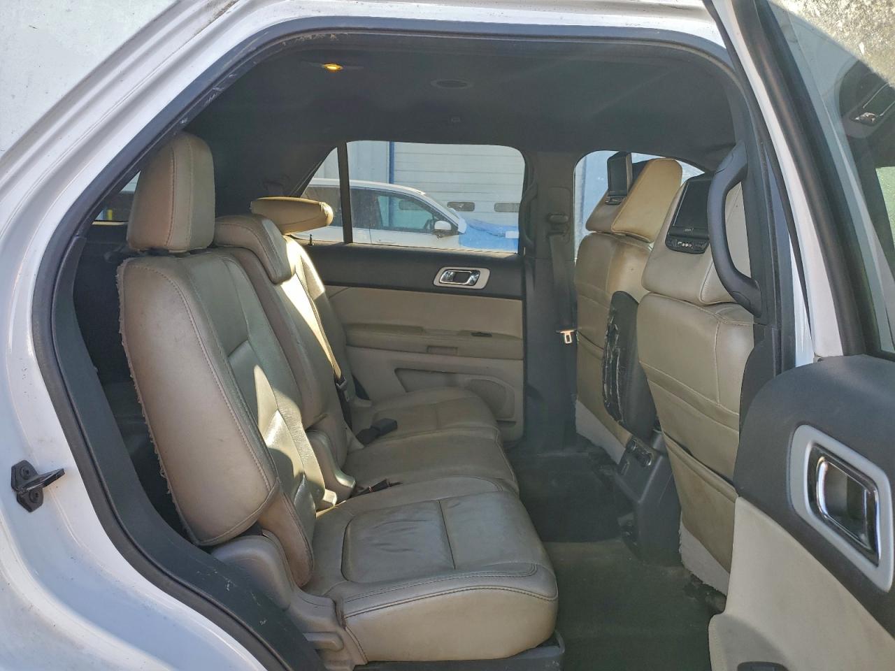 2015 FORD EXPLORER XLT photo 11
