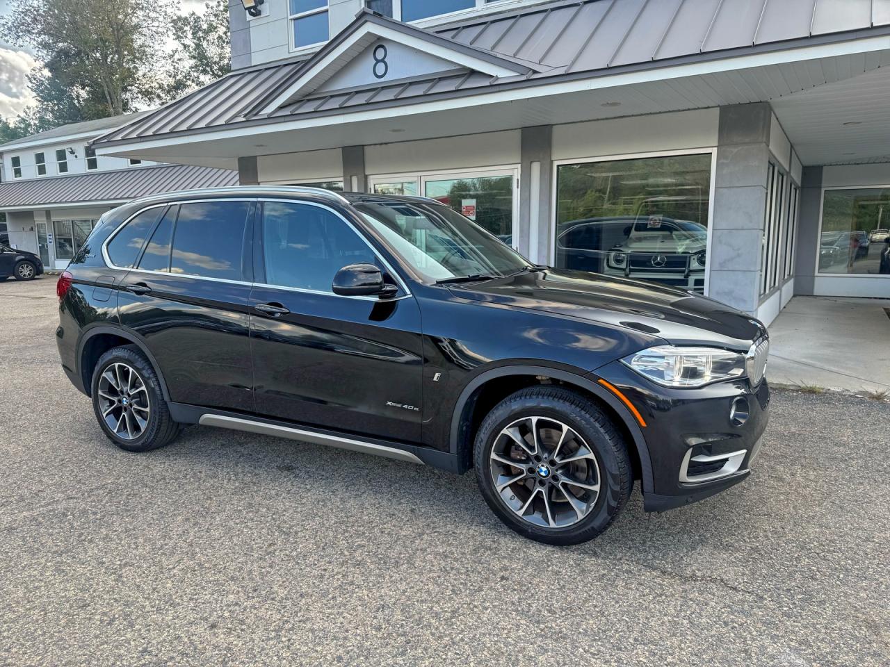 2017 BMW X5 XDR40E — MINOR DENT/SCRATCHES damage — photo 1