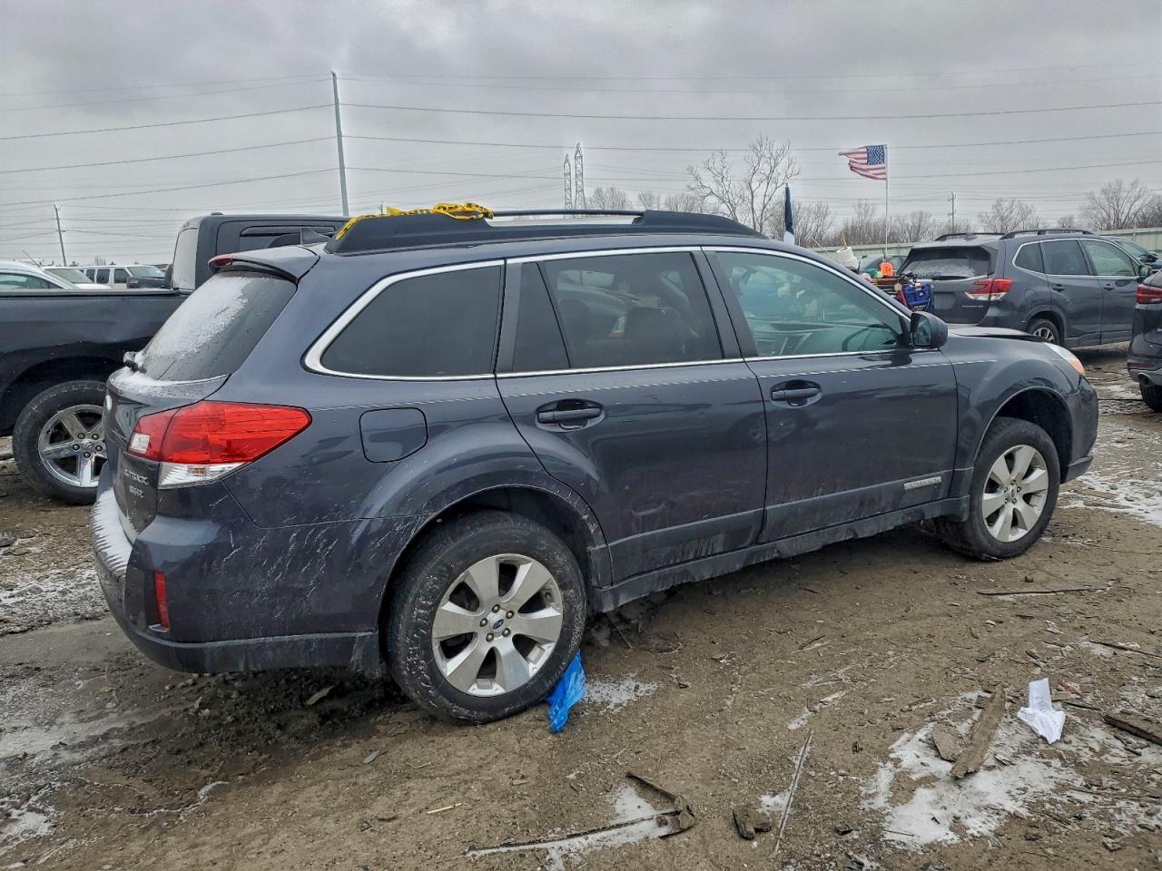 2012 SUBARU OUTBACK 3.6R LIMITED photo 3