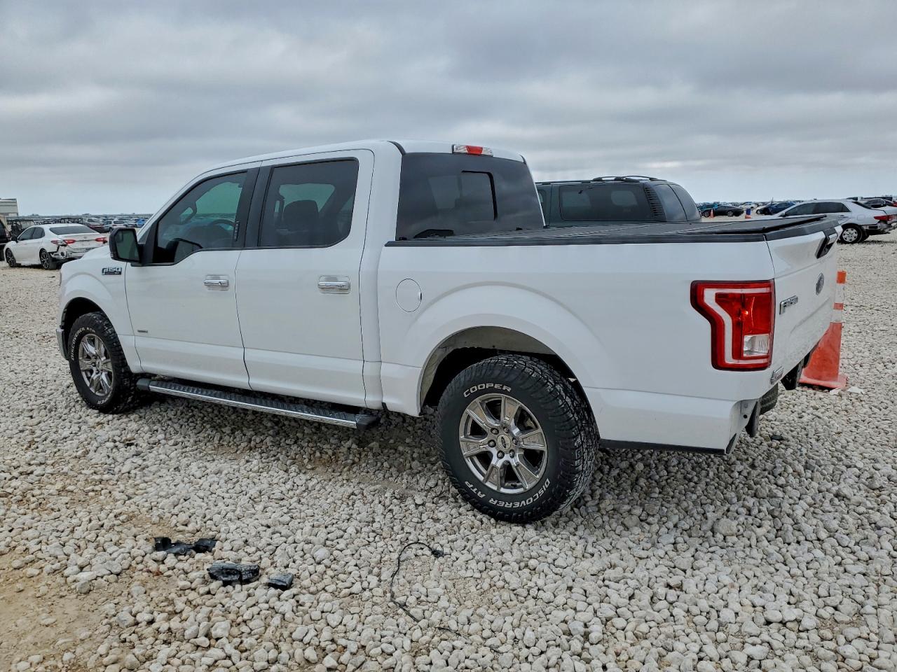 2016 FORD F150 SUPERCREW photo 2
