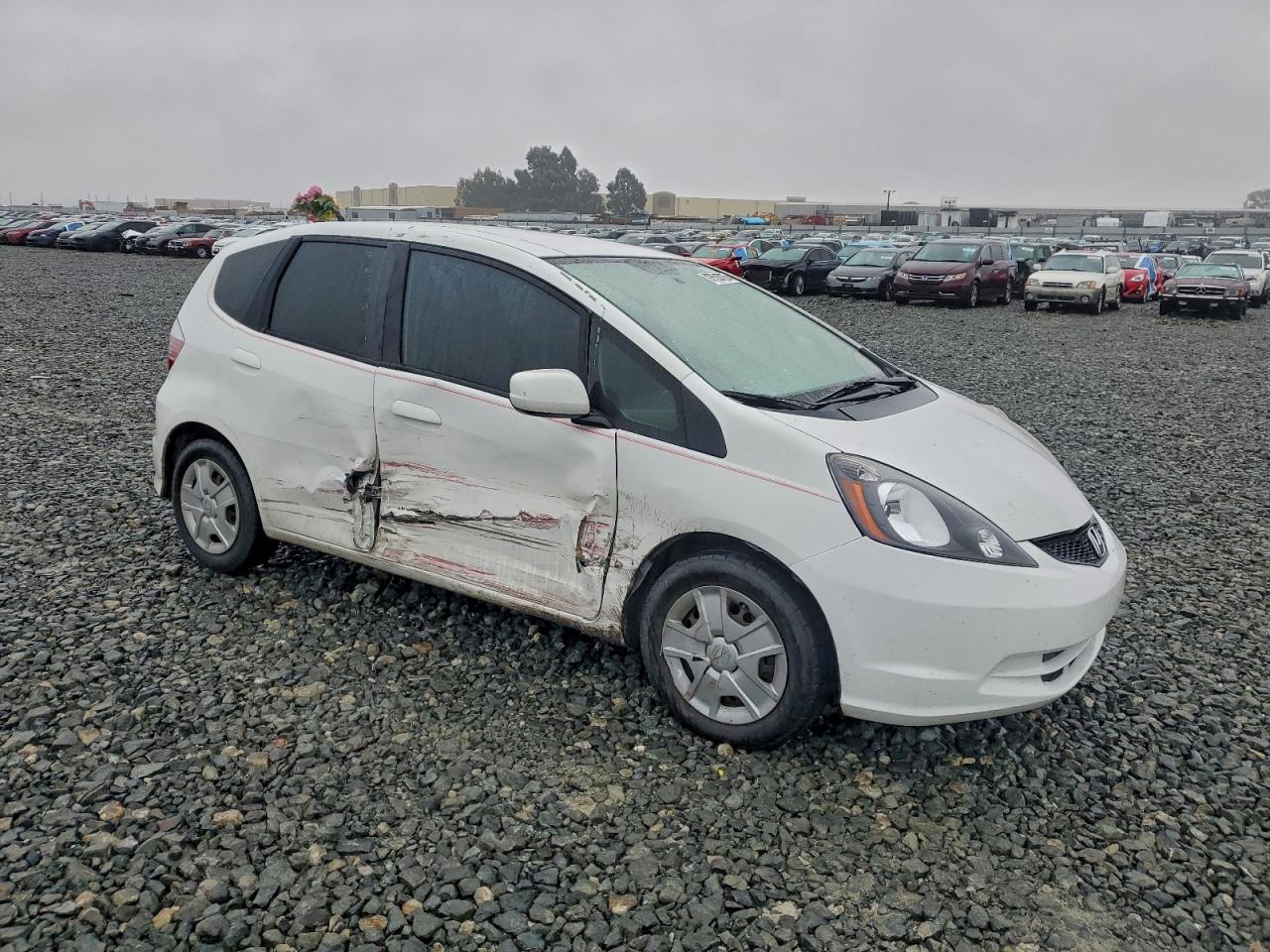 2013 HONDA FIT photo 4