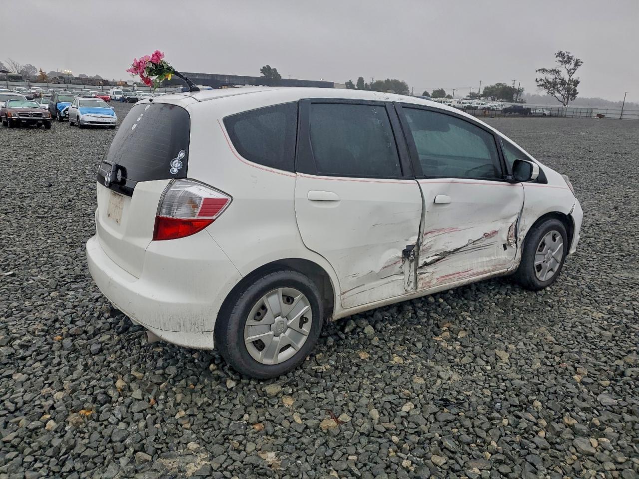2013 HONDA FIT photo 3