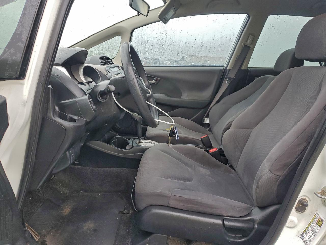 2013 HONDA FIT photo 7