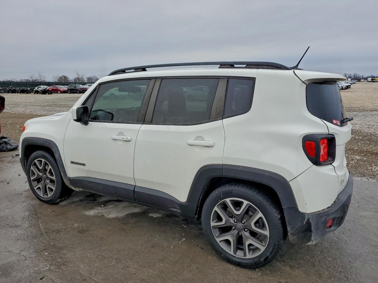 2017 JEEP RENEGADE LATITUDE photo 2