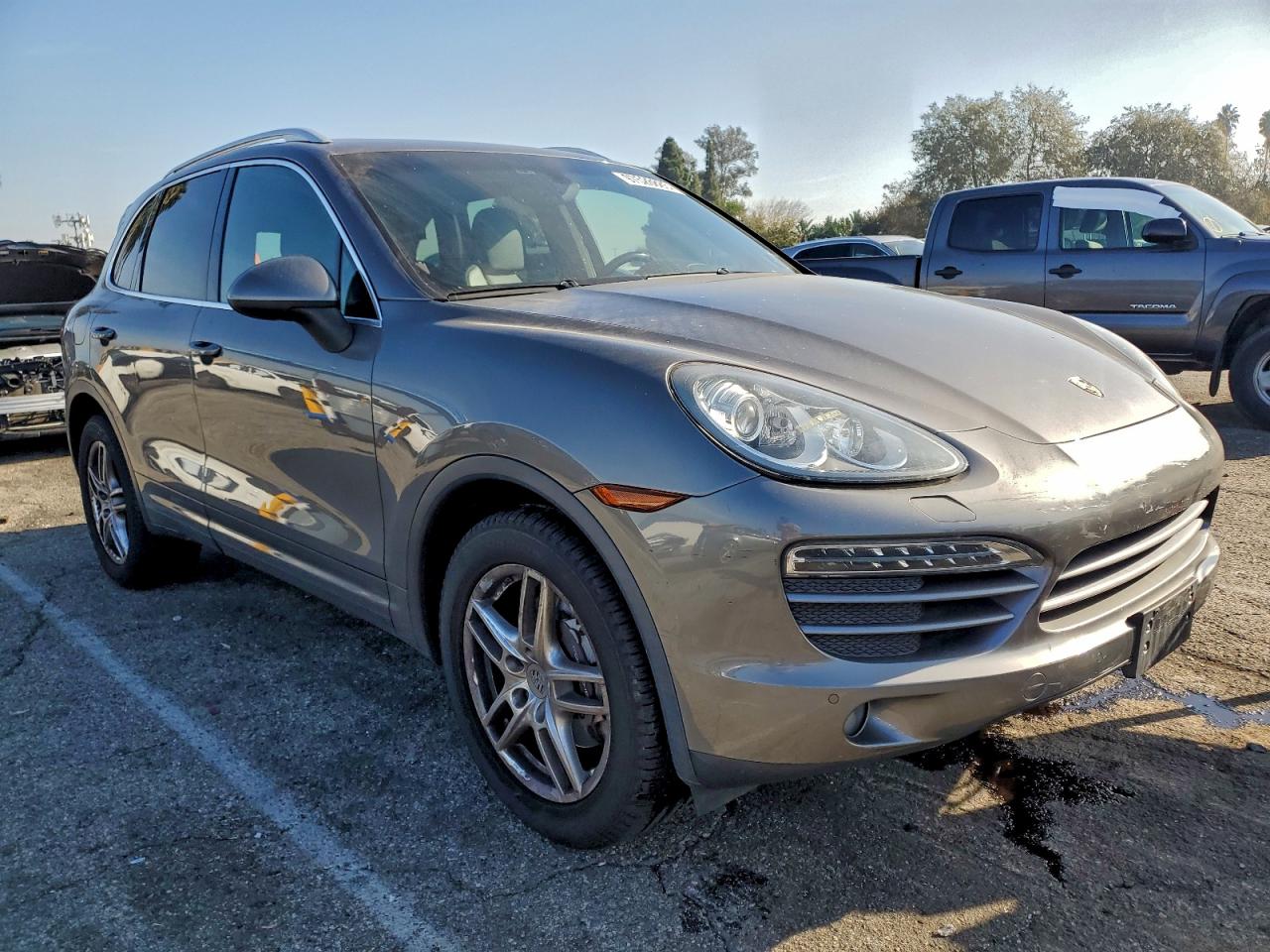 2012 PORSCHE CAYENNE photo 4