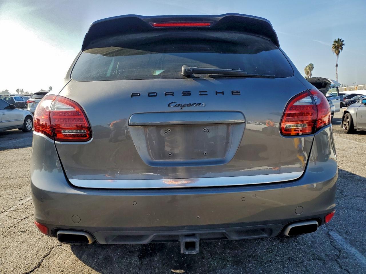 2012 PORSCHE CAYENNE photo 6