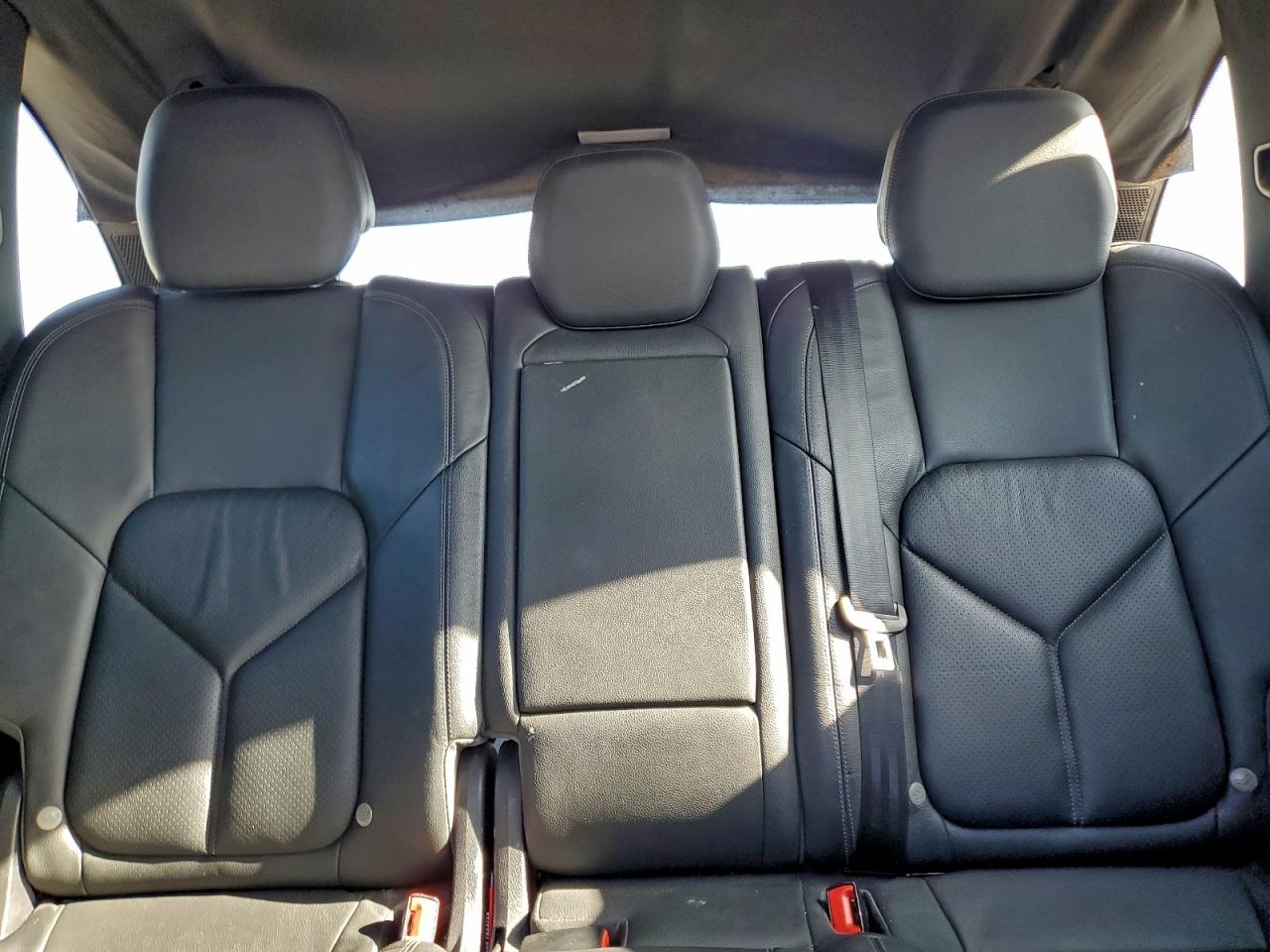 2012 PORSCHE CAYENNE photo 10
