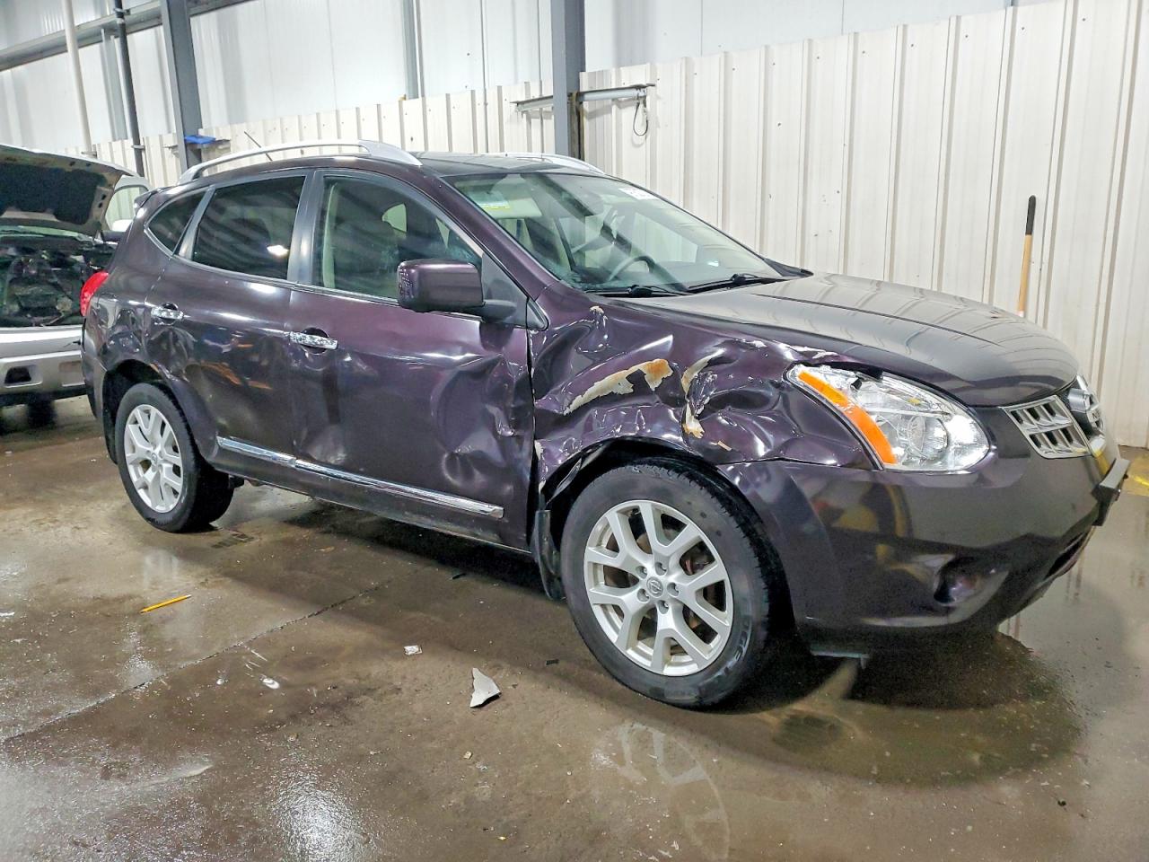 2013 NISSAN ROGUE S photo 4