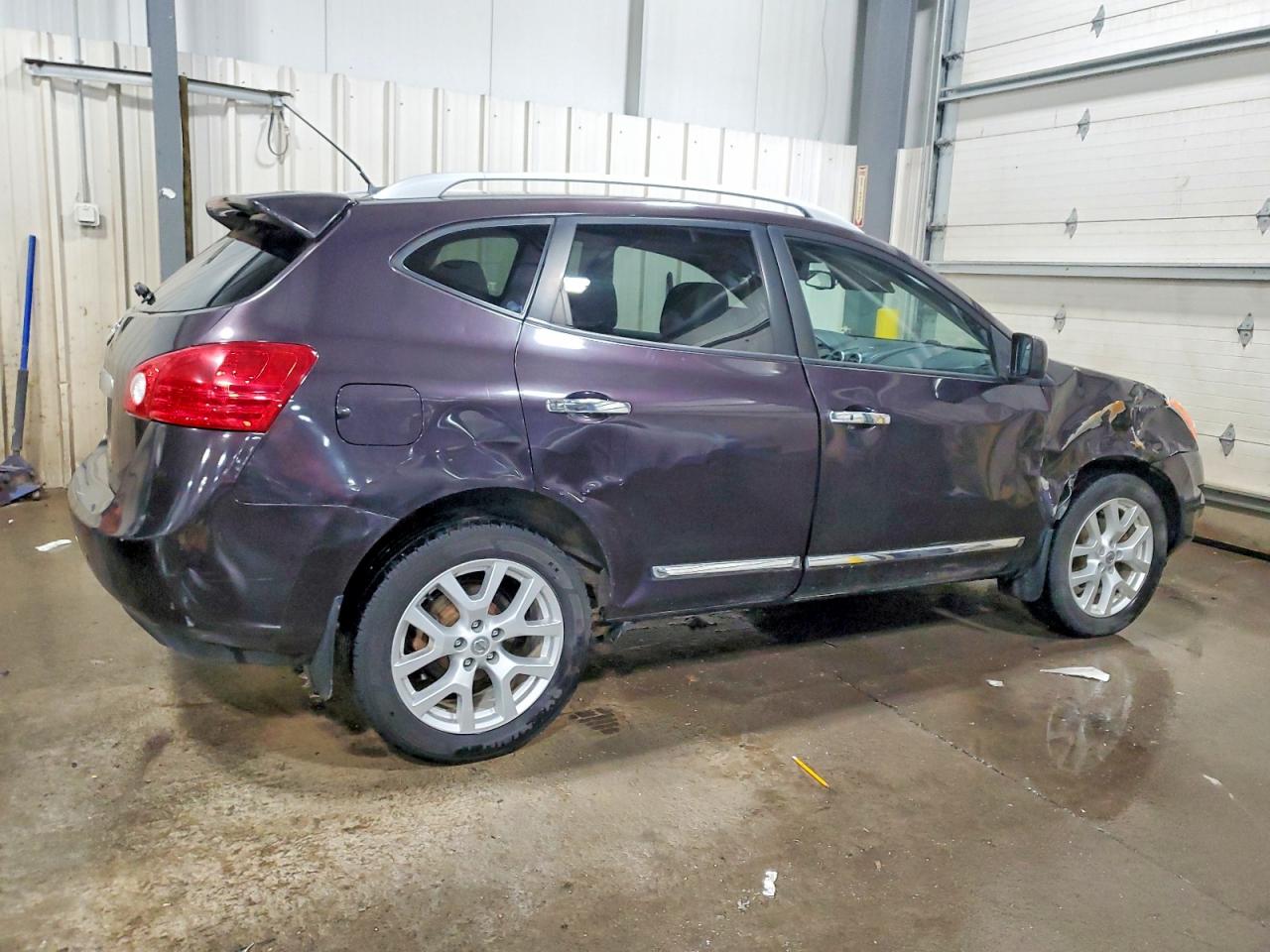 2013 NISSAN ROGUE S photo 3