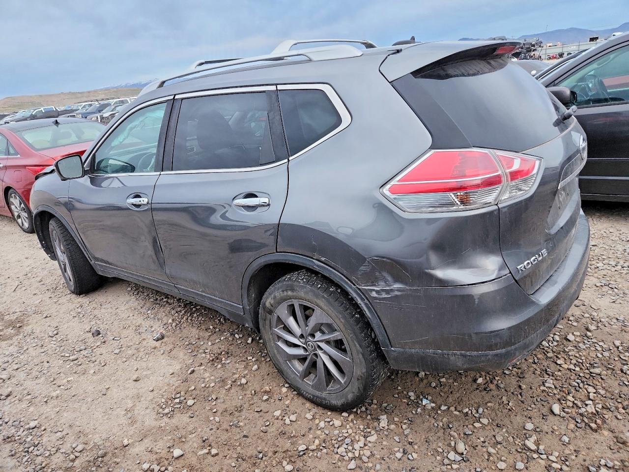2016 NISSAN ROGUE S photo 2