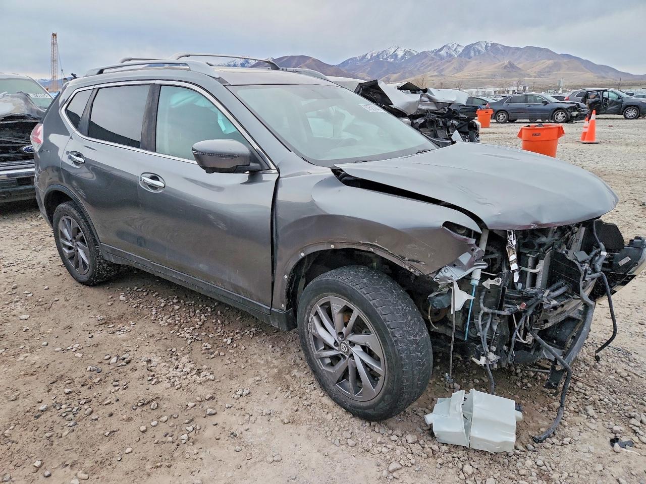 2016 NISSAN ROGUE S photo 4