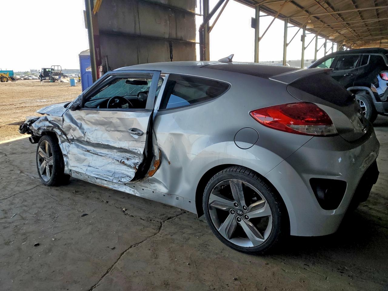 2015 HYUNDAI VELOSTER TURBO photo 2