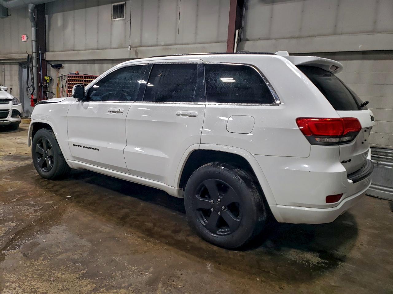 2015 JEEP GRAND CHEROKEE LAREDO photo 2