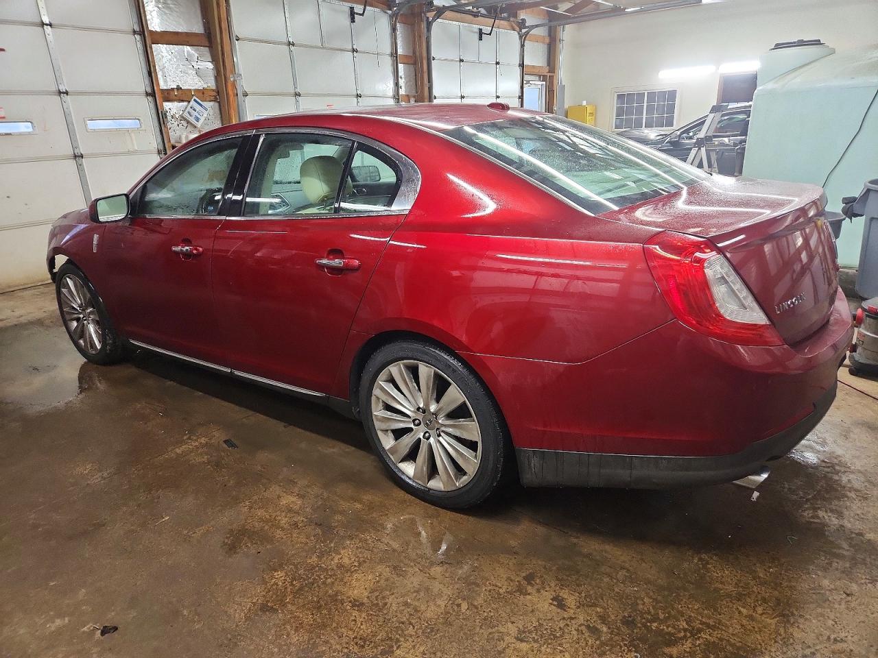 2014 LINCOLN MKS photo 2