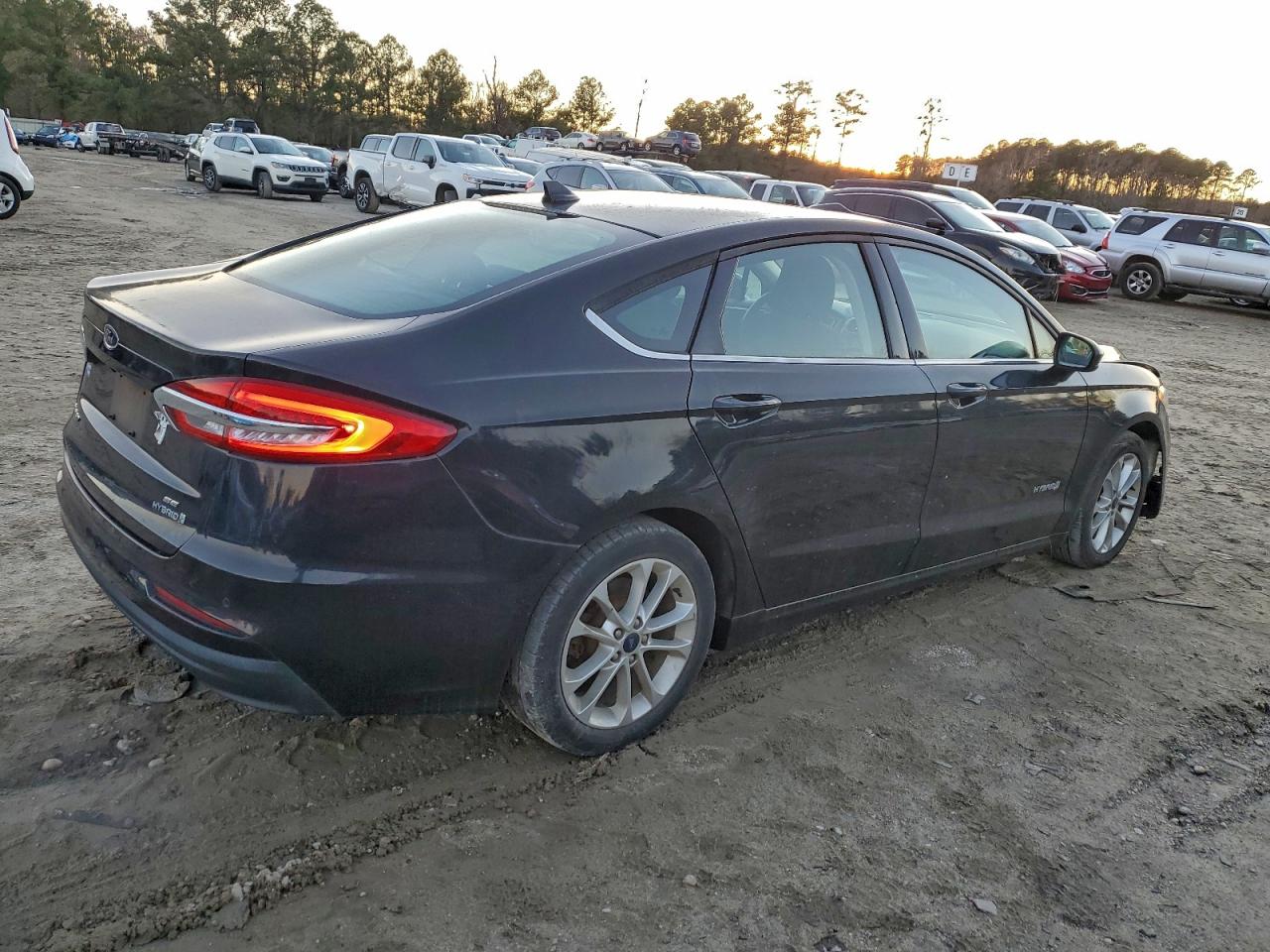 2019 FORD FUSION SE photo 3