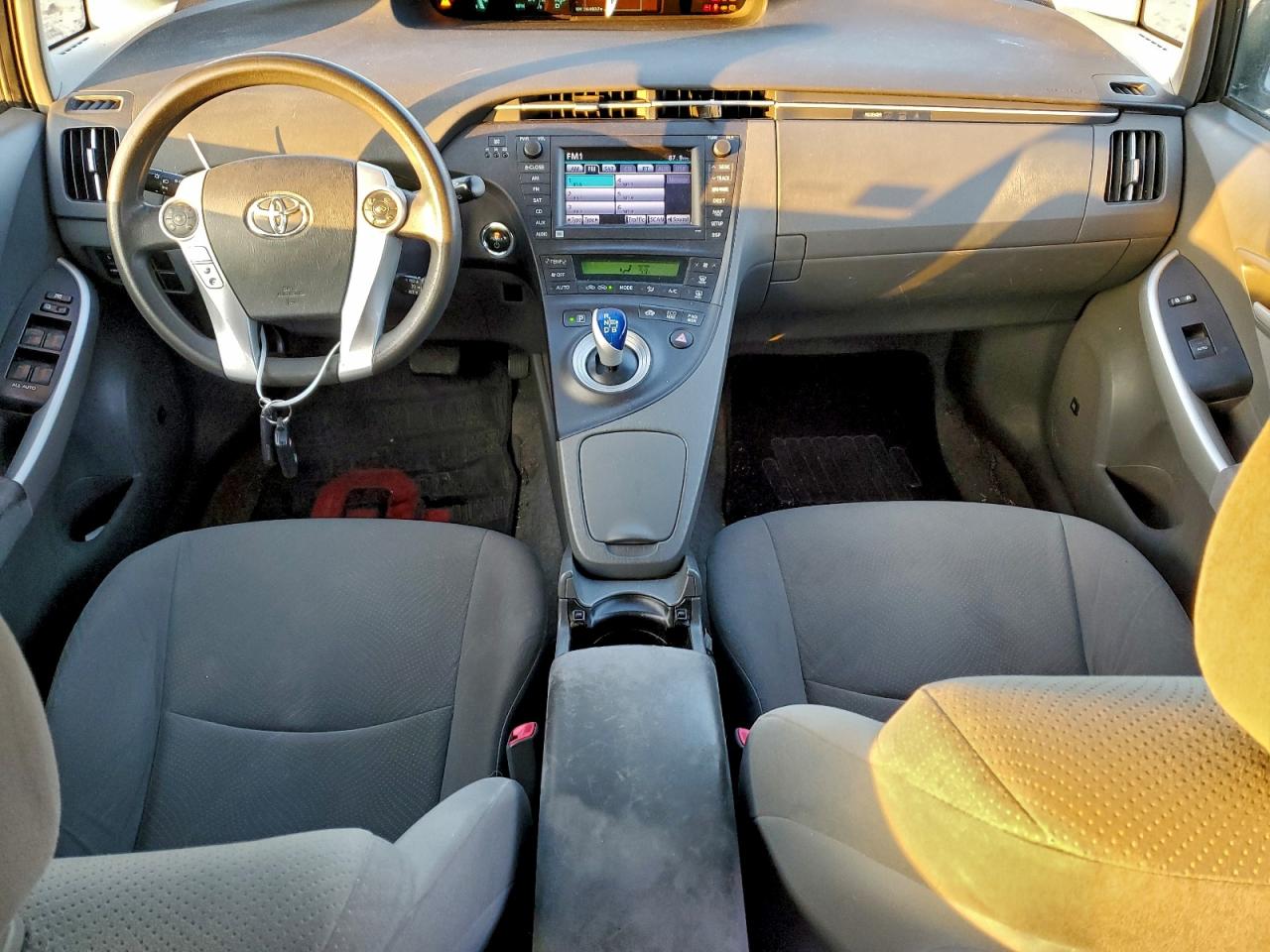 2010 TOYOTA PRIUS photo 8