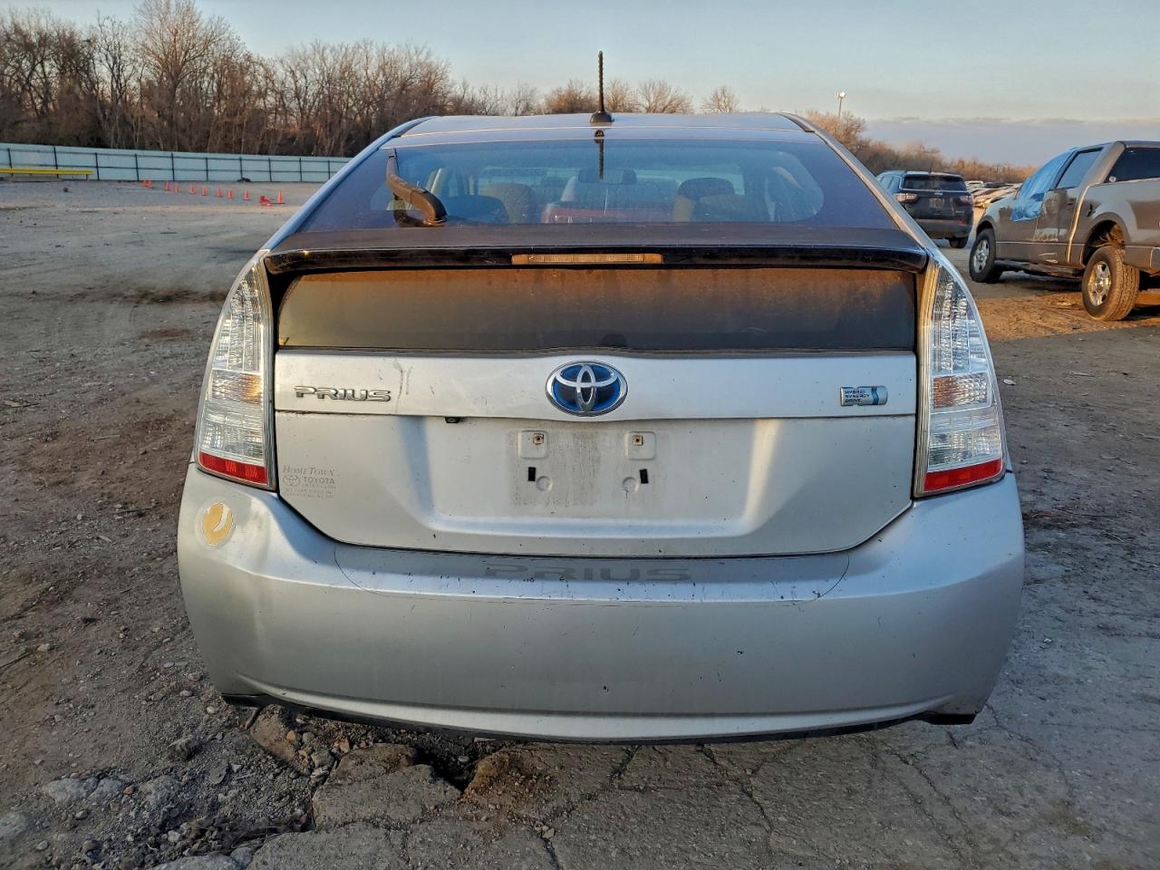 2010 TOYOTA PRIUS photo 6