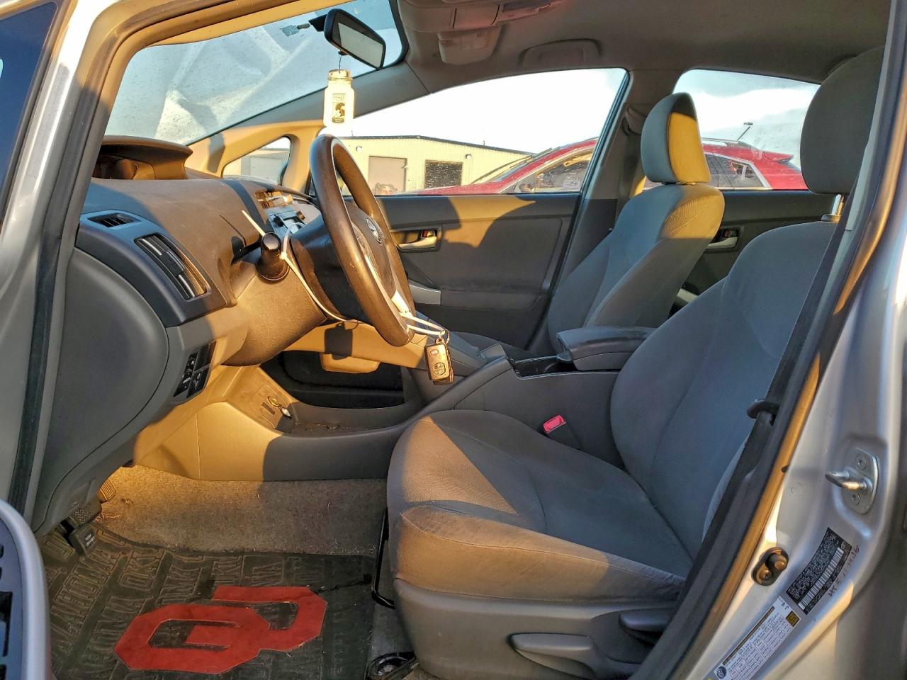 2010 TOYOTA PRIUS photo 7