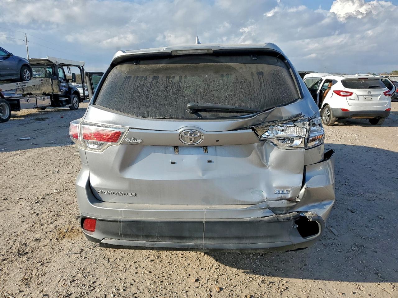 2016 TOYOTA HIGHLANDER XLE photo 6